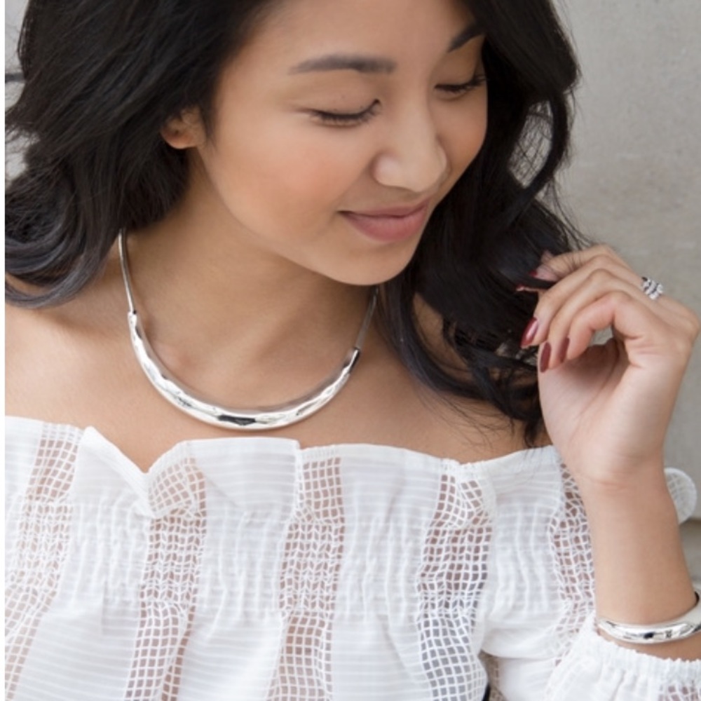 La Lune Sculpted Collar Necklace